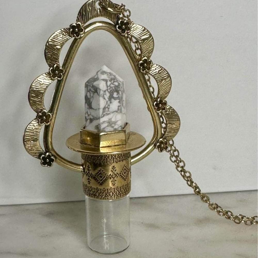 NWOT - Essential Oil Rollerball Brass Necklace with White Howlite Stone
